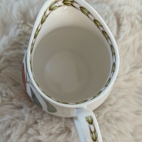 Queen's Royal Horticulture Society Hooker's Fruit Creamer Fine Bone China - Picture 8 of 10